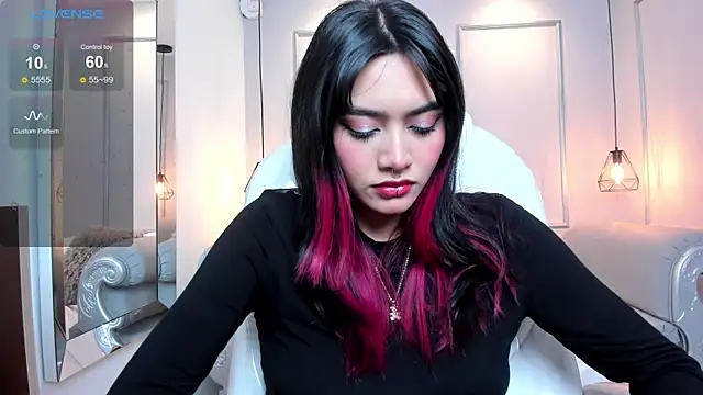 AzuraKindong online show from 02/05/25, 07:31