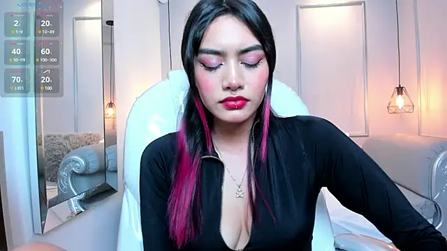 AzuraKindong online show from 02/08/25, 09:25