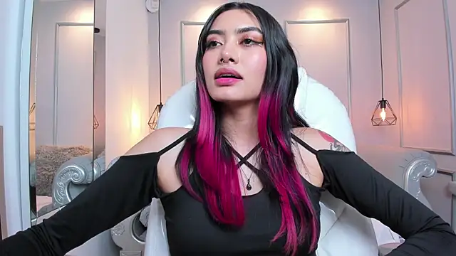 AzuraKindong online show from 03/18/25, 10:37