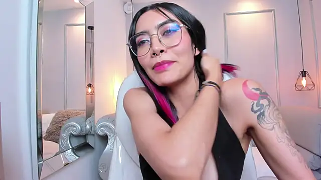 AzuraKindong online show from 03/20/25, 01:46