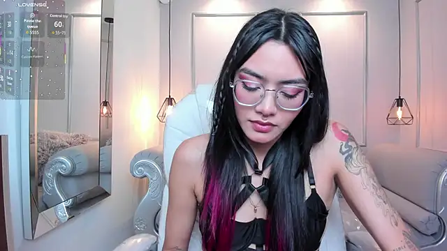 AzuraKindong online show from 10/01/25, 07:42