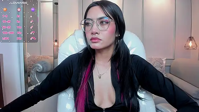 AzuraKindong online show from 10/08/25, 07:44