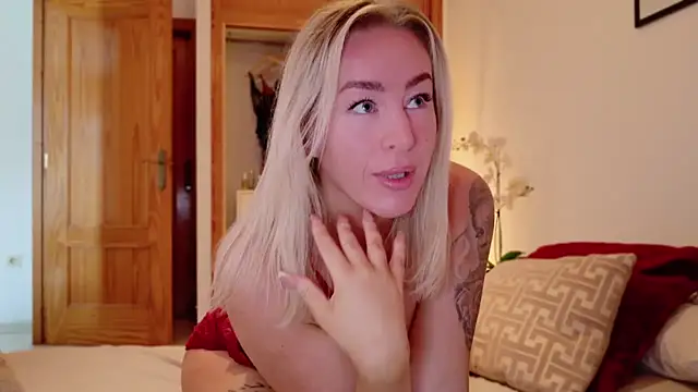 Snapshot of ChristyAdair chatting on 12/13/24, 08:41 ChristyAdair online show from 12/13/24, 08:41