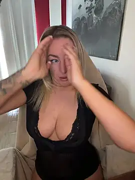 Snapshot of ChristyAdair chatting on 03/04/25, 09:40 ChristyAdair online show from 03/04/25, 09:40