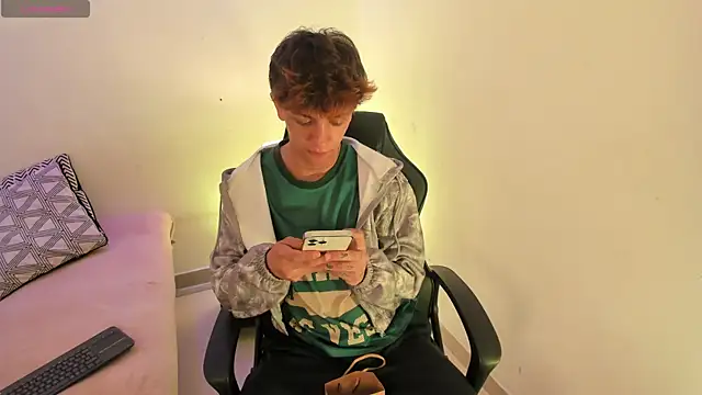 Tomy Rox online show from 09/28/25, 04:18