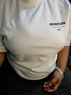 Snapshot of Adiba_2 chatting on 03/22/25, 05:09 Adiba 2 online show from 03/22/25, 05:09