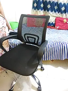 Snapshot of Adiba_2 chatting on 10/01/25, 05:08 Adiba 2 online show from 10/01/25, 05:08