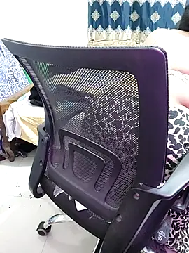 Snapshot of Adiba_2 chatting on 12/05/25, 10:46 Adiba 2 online show from 12/05/25, 10:46