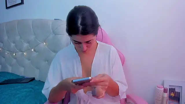 Snapshot of ChanellGV chatting on 02/25/25, 02:33 ChanellGV online show from 02/25/25, 02:33