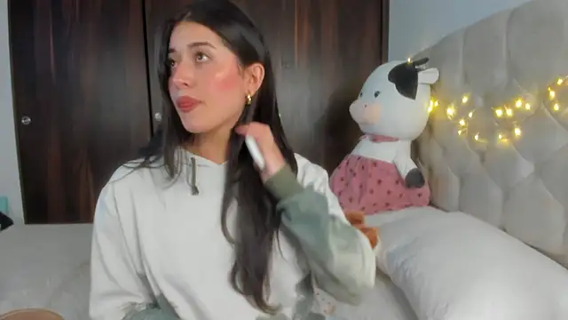 Snapshot of ChanellGV chatting on 03/21/25, 01:34 ChanellGV online show from 03/21/25, 01:34