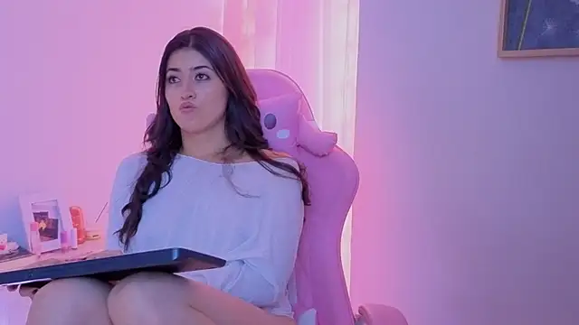 Snapshot of ChanellGV chatting on 11/26/25, 07:48 ChanellGV online show from 11/26/25, 07:48