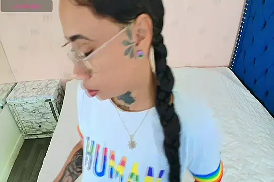 Snapshot of cattaleeyaa chatting on 12/22/24, 12:27 cattaleeyaa online show from 12/22/24, 12:27