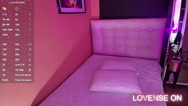 Snapshot of cattaleeyaa chatting on 01/12/25, 12:44 cattaleeyaa online show from 01/12/25, 12:44