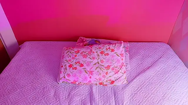 Snapshot of cattaleeyaa chatting on 10/04/25, 12:36 cattaleeyaa online show from 10/04/25, 12:36