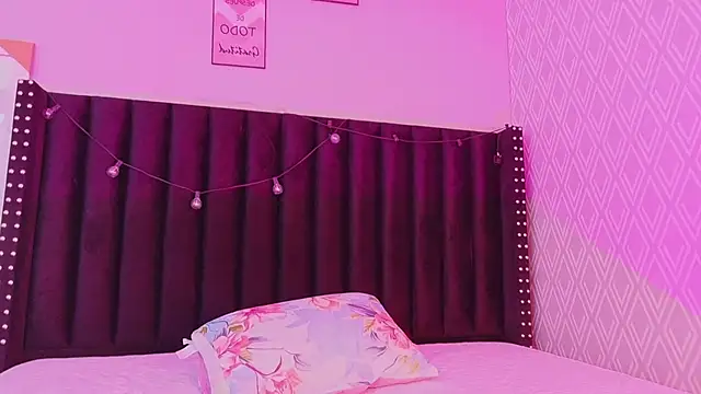 Snapshot of cattaleeyaa chatting on 10/05/25, 12:25 cattaleeyaa online show from 10/05/25, 12:25