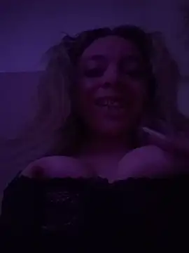 Snapshot of greedybratt chatting on 02/23/25, 01:13 greedybratt online show from 02/23/25, 01:13