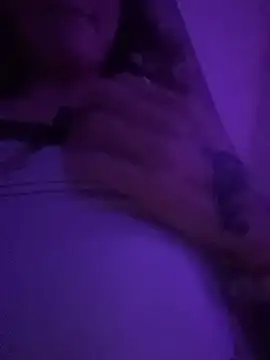 Snapshot of greedybratt chatting on 11/13/25, 07:40 greedybratt online show from 11/13/25, 07:40