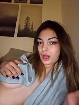 Snapshot of La_Nebulleuse-Nebulla chatting on 01/06/25, 02:58 La Nebulleuse-Nebulla online show from 01/06/25, 02:58