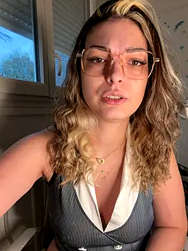 Snapshot of La_Nebulleuse-Nebulla chatting on 11/09/25, 03:21 La Nebulleuse-Nebulla online show from 11/09/25, 03:21