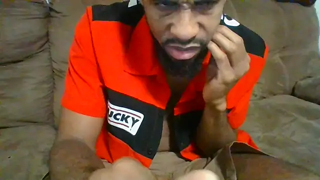 Snapshot of ExoticVibes69 chatting on 11/11/25, 06:57 ExoticVibes69 online show from 11/11/25, 06:57