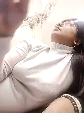 Snapshot of Husnpari20 chatting on 01/01/25, 09:28 Husnpari20 online show from 01/01/25, 09:28