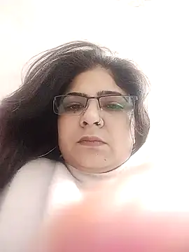 Snapshot of Husnpari20 chatting on 01/03/25, 05:39 Husnpari20 online show from 01/03/25, 05:39