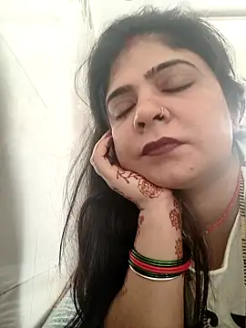 Snapshot of Husnpari20 chatting on 10/11/25, 04:22 Husnpari20 online show from 10/11/25, 04:22