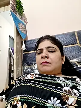 Snapshot of Husnpari20 chatting on 04/01/26, 05:19 Husnpari20 online show from 04/01/26, 05:19