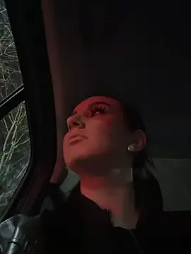 Snapshot of SecretSienna chatting on 03/14/26, 02:28 SecretSienna online show from 03/14/26, 02:28