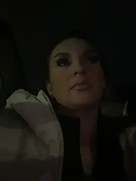 Snapshot of SecretSienna chatting on 03/17/26, 02:38 SecretSienna online show from 03/17/26, 02:38