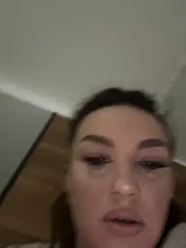 Snapshot of SecretSienna chatting on 03/20/26, 02:27 SecretSienna online show from 03/20/26, 02:27