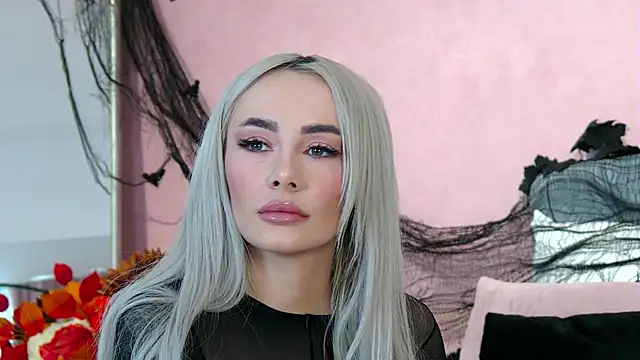 Snapshot of FrancescaMcGray chatting on 11/01/25, 08:16 FrancescaMcGray online show from 11/01/25, 08:16