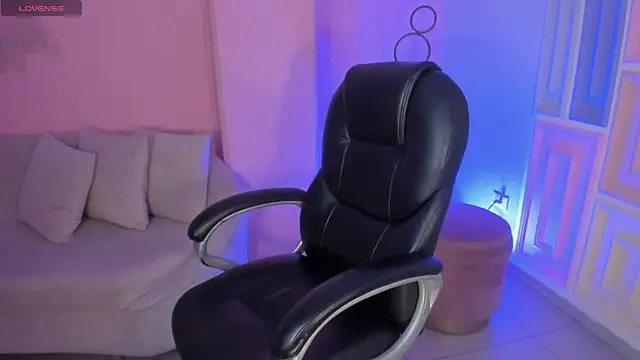 sarawinstone online show from 12/06/24, 11:03