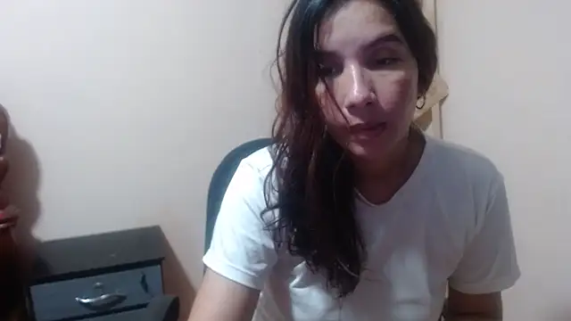 Snapshot of Ainhoa-hot chatting on 03/15/26, 03:12 Ainhoa-hot online show from 03/15/26, 03:12