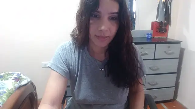 Snapshot of Ainhoa-hot chatting on 04/29/26, 07:42 Ainhoa-hot online show from 04/29/26, 07:42