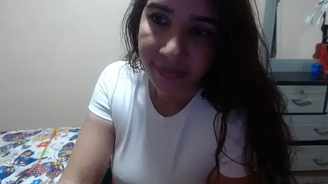 Snapshot of Ainhoa-hot chatting on 05/05/26, 03:25 Ainhoa-hot online show from 05/05/26, 03:25