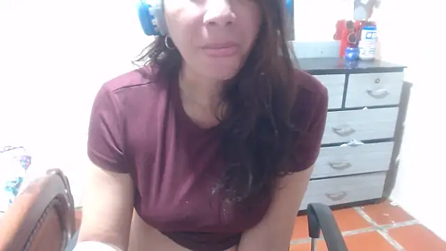 Snapshot of Ainhoa-hot chatting on 05/10/26, 05:23 Ainhoa-hot online show from 05/10/26, 05:23