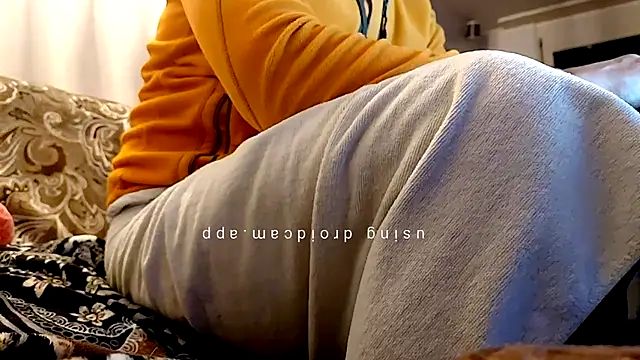 Snapshot of Pegg-fist-me chatting on 03/05/26, 01:34 Pegg-fist-me online show from 03/05/26, 01:34