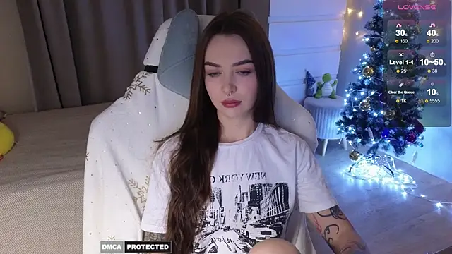 Snapshot of kate_leoo chatting on 12/13/24, 01:01 kate leoo online show from 12/13/24, 01:01