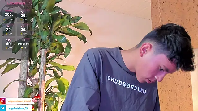 Snapshot of Angel_esteban_fx chatting on 02/06/25, 07:35 Angel esteban fx online show from 02/06/25, 07:35