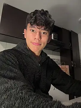 Snapshot of Angel_esteban_fx chatting on 03/08/26, 04:38 Angel esteban fx online show from 03/08/26, 04:38