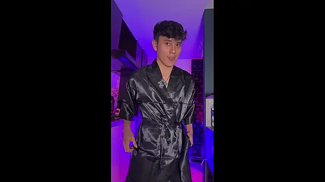 Snapshot of Angel_esteban_fx chatting on 03/15/26, 05:13 Angel esteban fx online show from 03/15/26, 05:13