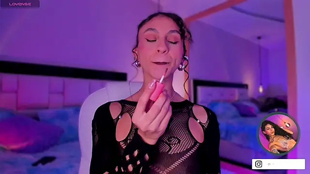 MiissCharlotte online show from 09/17/25, 04:25