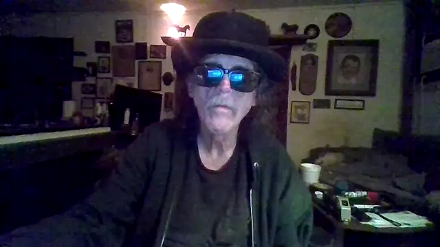 Snapshot of 22Sub22 chatting on 05/03/26, 09:59 22Sub22 online show from 05/03/26, 09:59