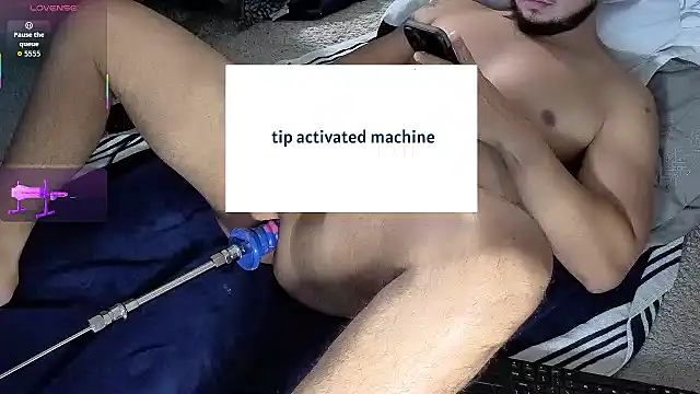 Snapshot of berriess_ chatting on 03/11/26, 12:00 berriess online show from 03/11/26, 12:00