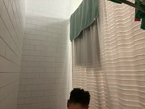 Snapshot of berriess_ chatting on 04/07/26, 11:43 berriess online show from 04/07/26, 11:43