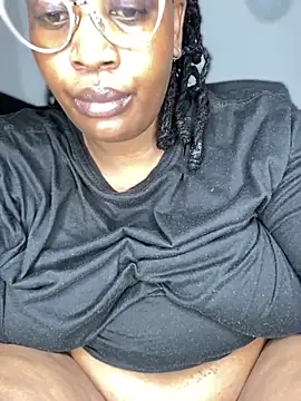 MsWhiteChocolatte online show from 12/18/25, 03:18