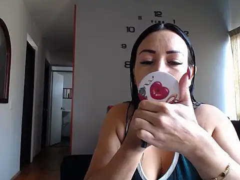 Laura martin  online show from 03/20/26, 01:27