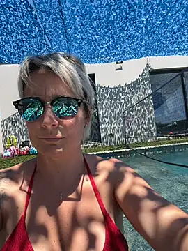 Snapshot of marinella07 chatting on 07/06/26, 11:51 marinella07 online show from 07/06/26, 11:51
