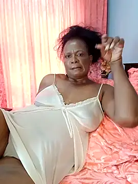 Snapshot of TALLNSEXY48 chatting on 02/16/25, 02:32 TALLNSEXY48 online show from 02/16/25, 02:32